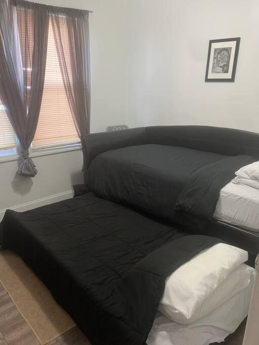 Three Bed One Bath Apt 25 Mins To Nyc Belleville Exteriér fotografie